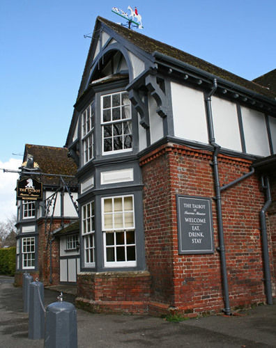 The Talbot And Apartment Iwerne Minster Exteriör bild